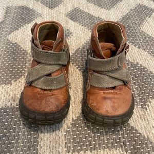LePetit leather boots size 4.5